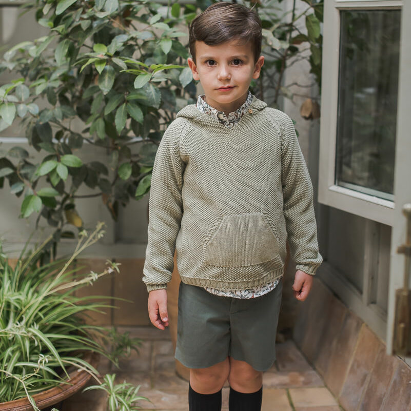 M14_shooting_Ilolilo_invierno22_pantalon niño haya y cangurito jersey verde tee (2)